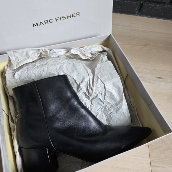 Marc Fisher Leather Ankle Booties Elegant Pointed Toe MF Jelly Black 9.5 - Picture 11 of 11